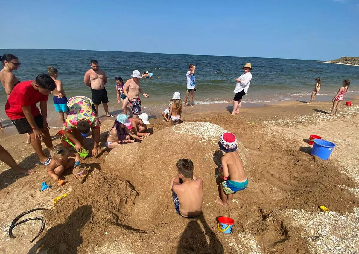 Программа фестивалей на август в «АзовЛенде»