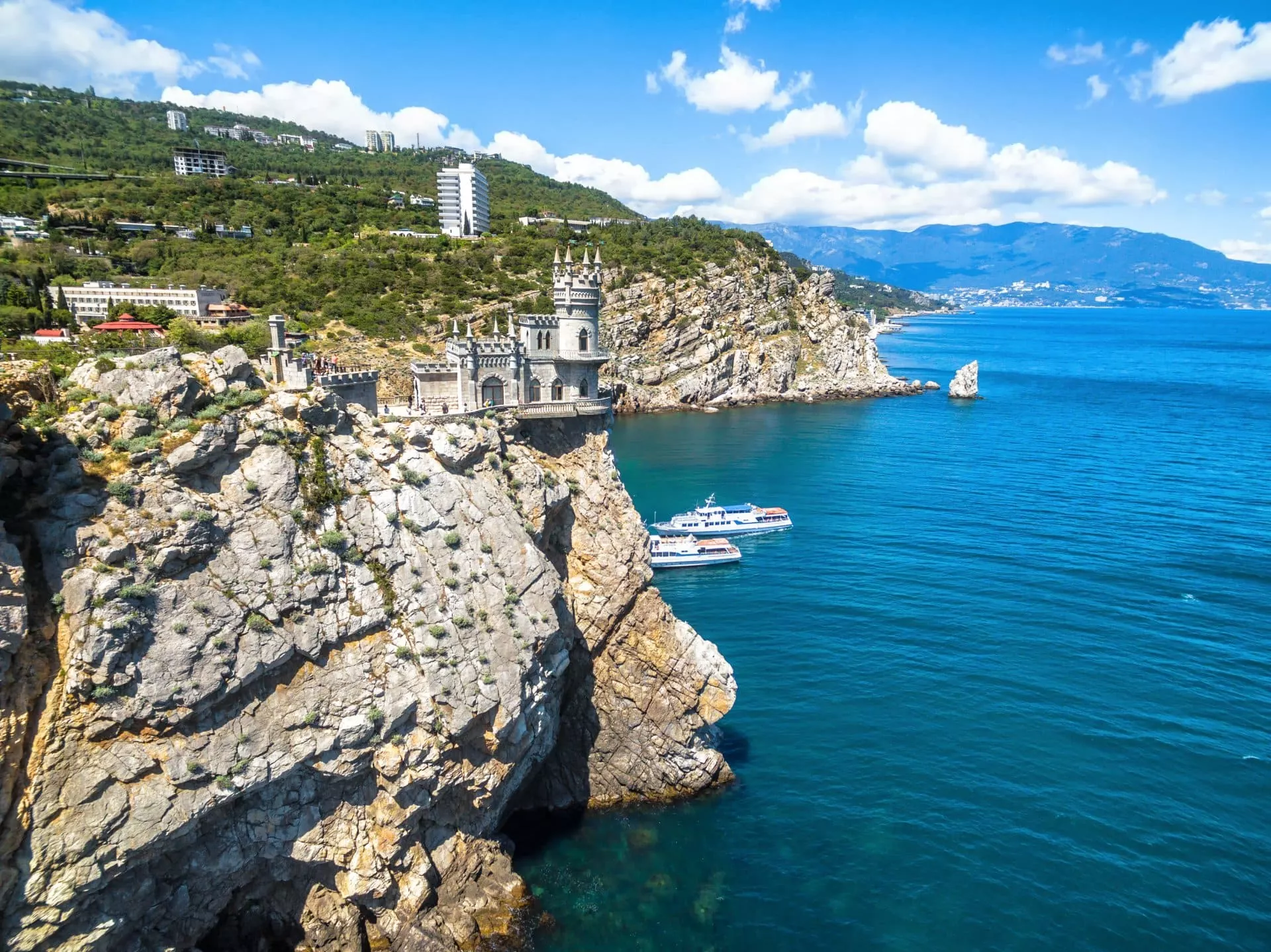 В Крыму Алупка