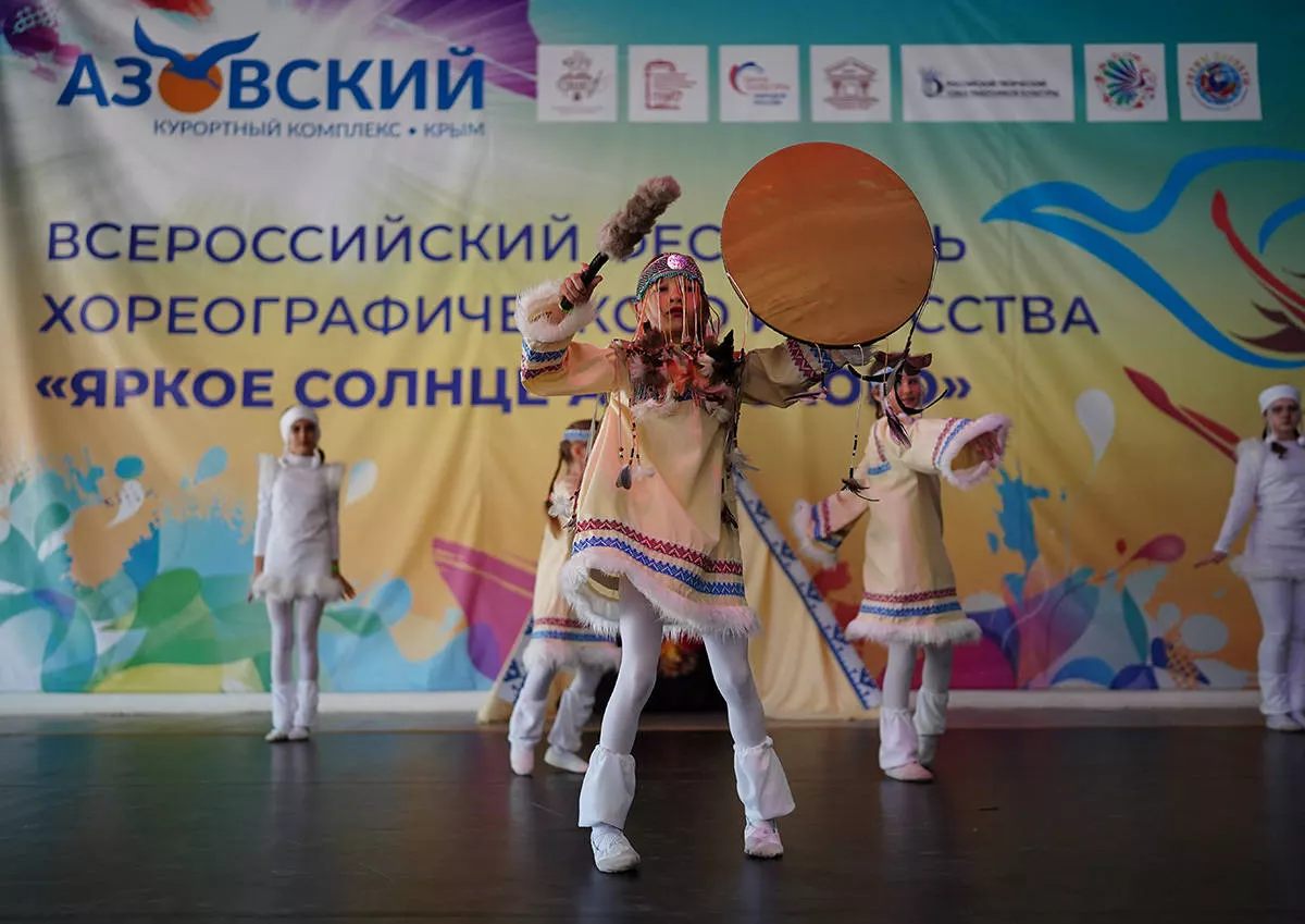 Яркое солнце Азовского в Курортном комплексе Азовский