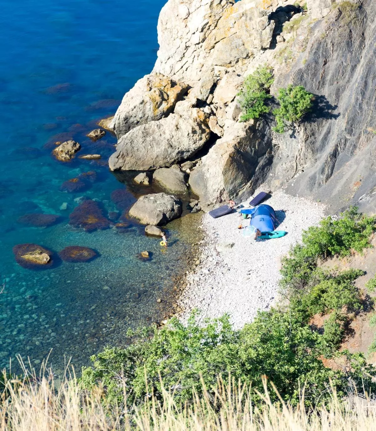Где лучше путешествовать с палаткой в Крыму?