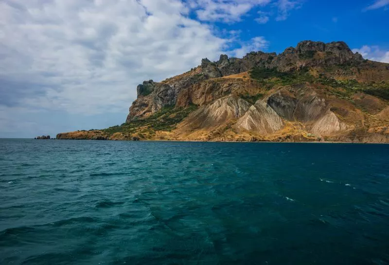Гора Карадаг в Крыму