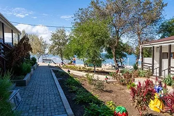 АзовЛенд - отель в Крыму на берегу моря с бассейном