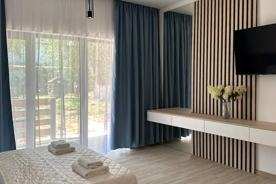Номер Делюкс семейный с верандой в курортном комплексе Азовский