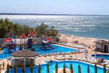 АзовЛенд - отель в Крыму на берегу моря с бассейном и шведским столом