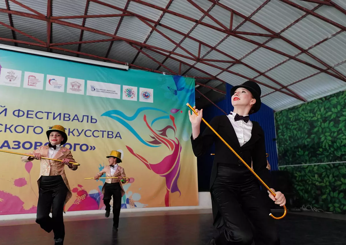 Фестиваль Яркое солнце Азовского в Курортном комплексе Азовском