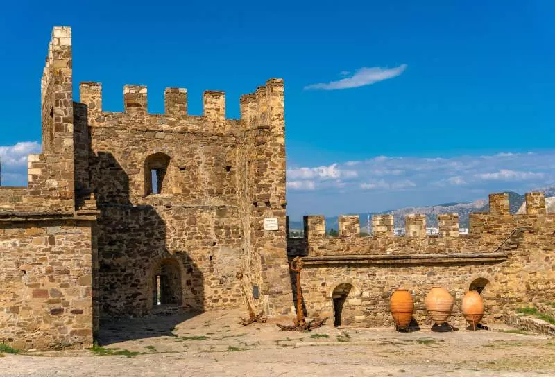 Генуэзская крепость в Судаке - фото