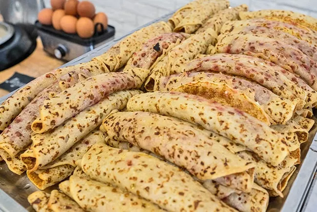 Шведский стол в курортной сети «Азовский»