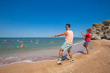 АзовЛенд - отель в Крыму на берегу моря с бассейном и шведским столом