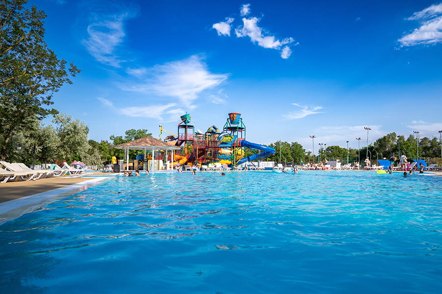 Аквапарк Остров Сокровищ в Курортном комплексе Азовский Крым