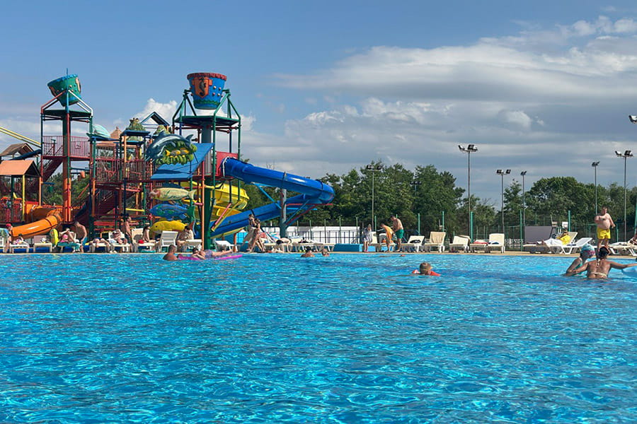 Курортный комплекс Азовский аквапарк Остров Сокровищ