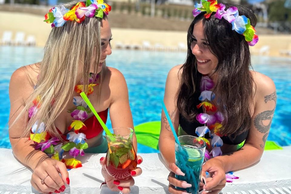 Гавайская вечеринка в Курортном комплексе «Азовский» Крым
