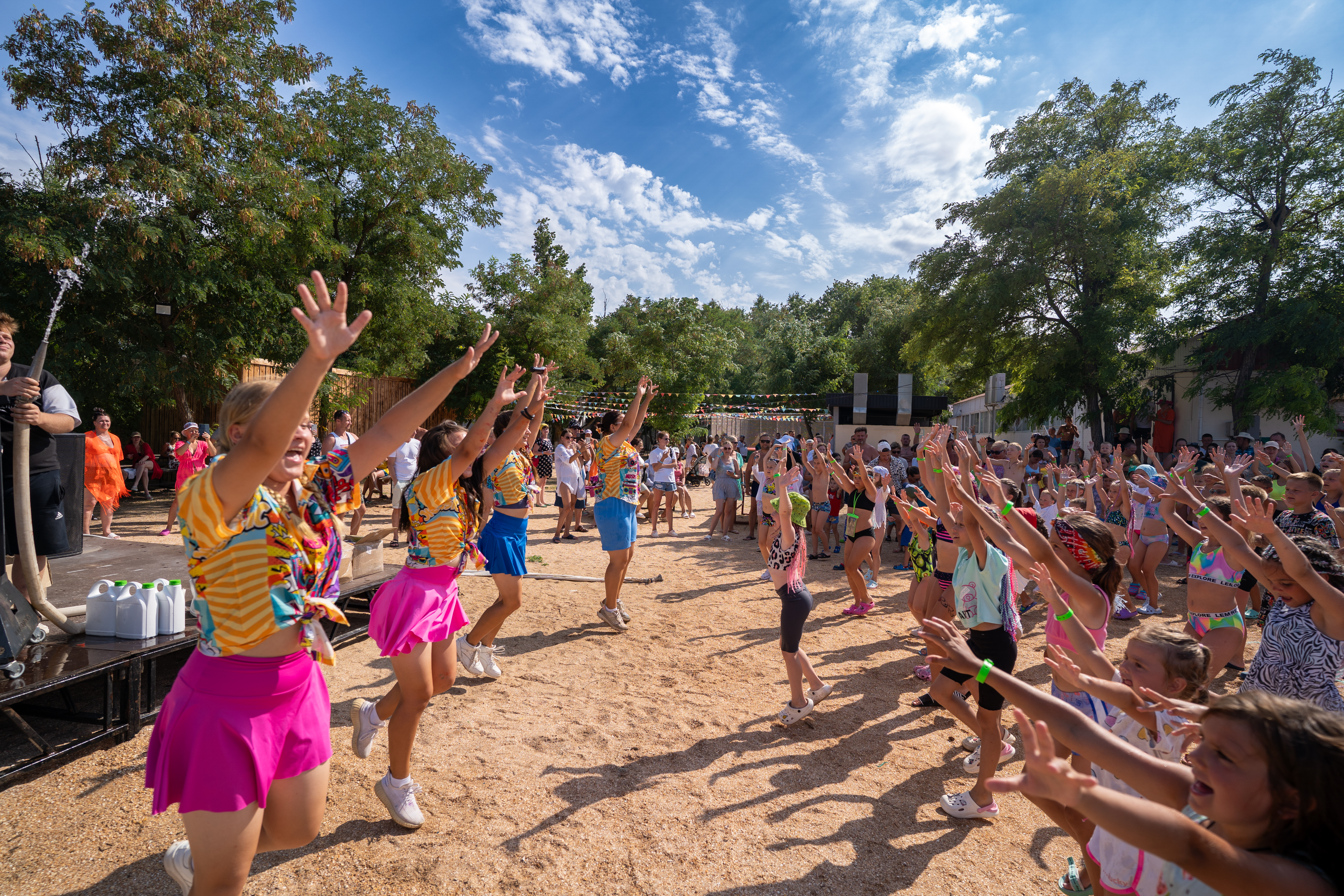 Фестиваль Гавайская вечеринка в Курортном комплексе «Азовский» Крым