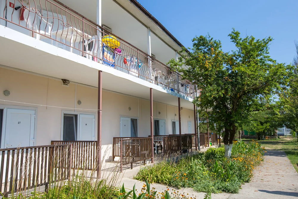 номера стандарт курортного комплекса Азовский с балконом или верандой