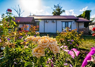 Курортный комплекс Азовский в Крыму коттеджи