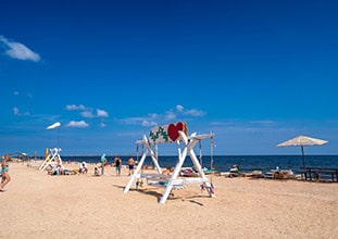 Пляж Курортного комплекса Азовский Крым