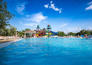 Теплый бассейн в Курортном комплексе Азовский Крым