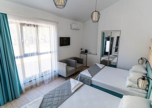 Номер делюкс в коттедже в Азовском Курортный комплекс Крым