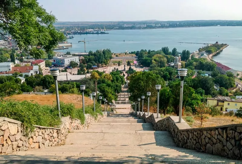 Большая Митридатская лестница
