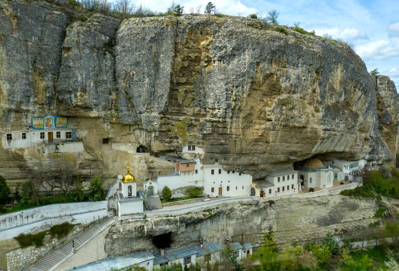 Успенский пещерный монастырь в Бахчисарае - фото