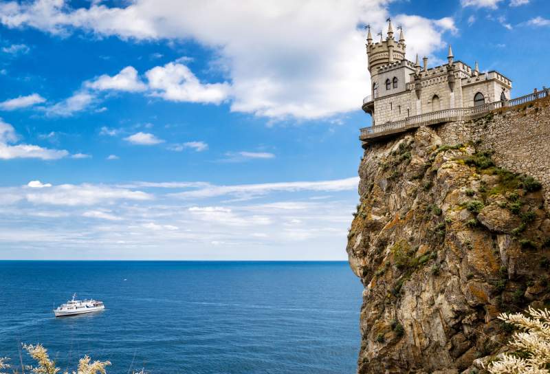 Замок Ласточкино Гнездо в Крыму