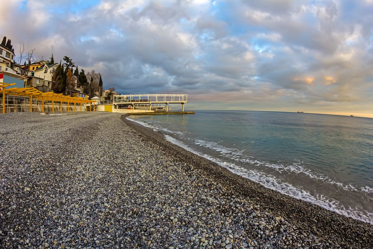 Массандровский пляж в Ялте фото