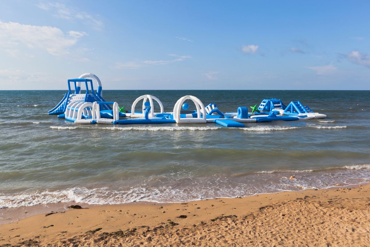 Где находится Пляж Лазурный берег