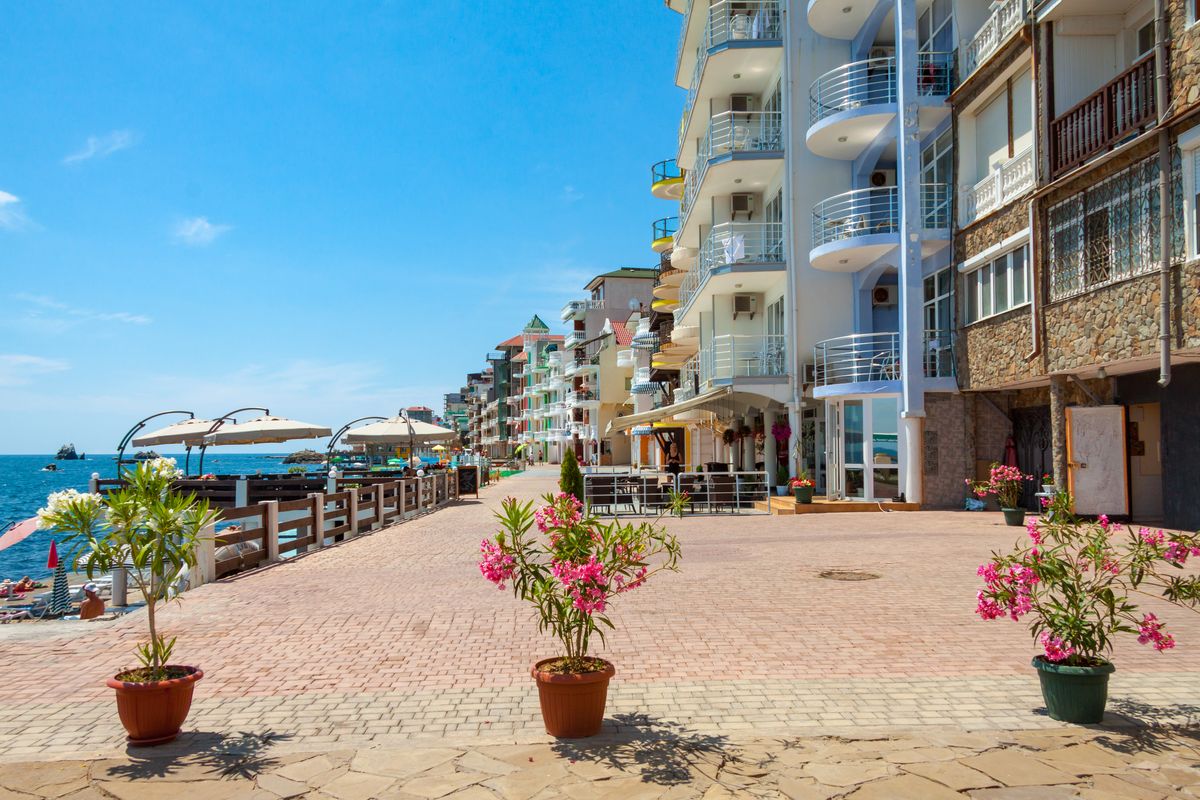 Где находится Поселок Утес