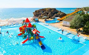 Отель с аквапарком на берегу моря в Крыму