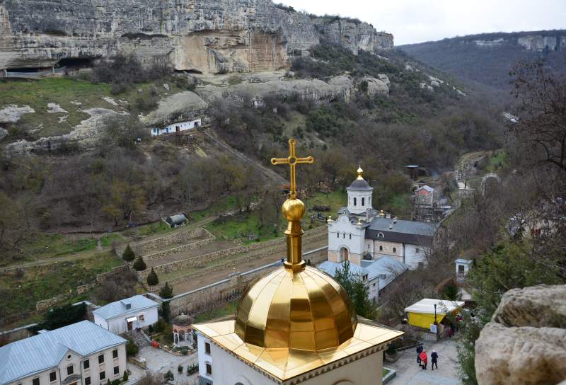 Успенский пещерный монастырь - фото снаружи
